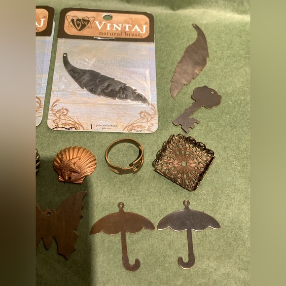 Various jewelry making supplies, Vintaj brass blanks etc, LOT 5 - Picture 5 of 7